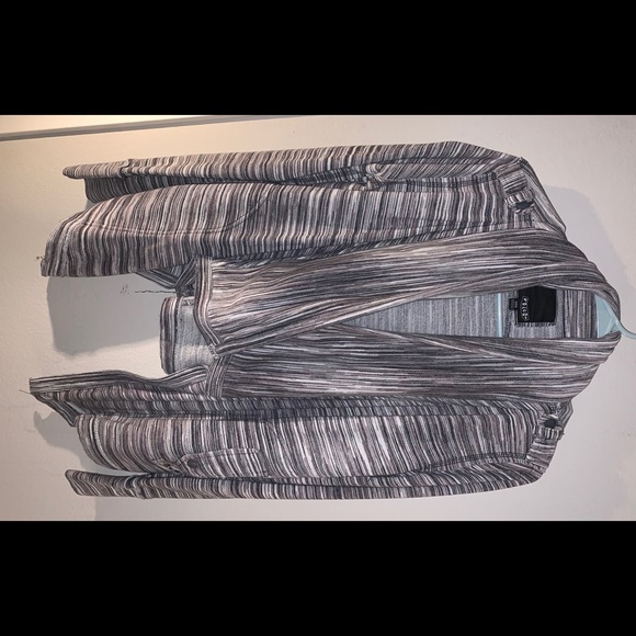 Wrap sweater - Picture 2 of 3